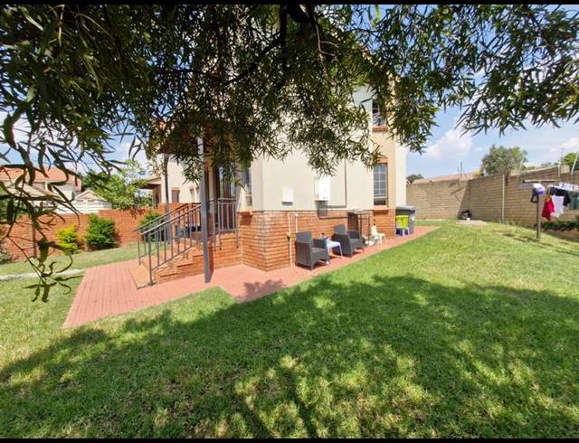 3 BEDROOM TOWNHOUSE FOR SALE IN BROOKLANDS LIFESTYLE ESTATE